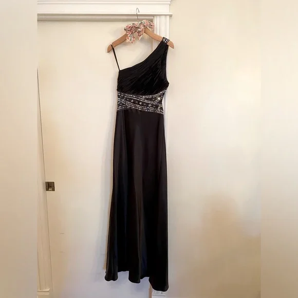 Long satin dress / bridesmaid / ball gown / formal dress / prom dress - Picture 1 of 10